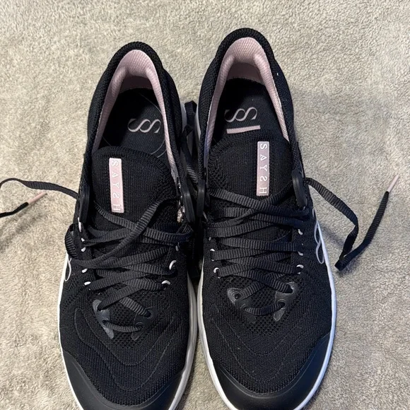 Saysh Women's Black Sneakers size 8.5 the Felix runner in ebony - Picture 2 of 5